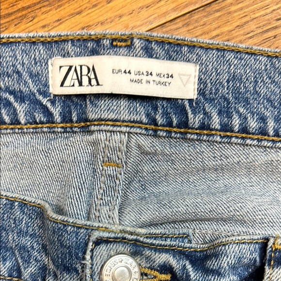 Zara Women's Straight Leg Jeans - Light Blue - Picture 2 of 6